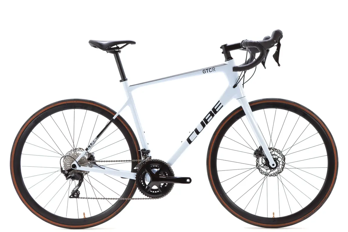 Cube Attain Gtc Race Shimano 105 Disc Road Bike 2022, Size 58Cm 1