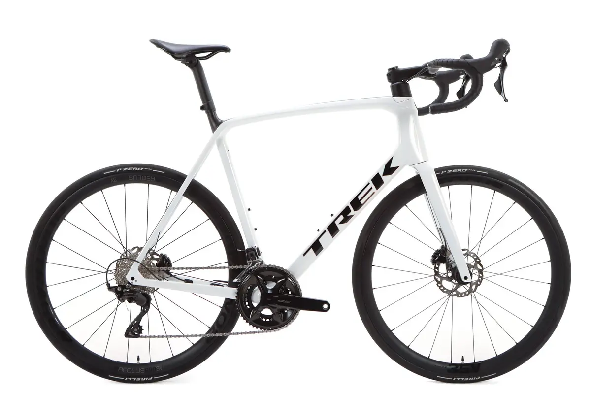 Trek Emonda Sl5 Shimano 105 Disc Road Bike 2024, Size 62Cm 1
