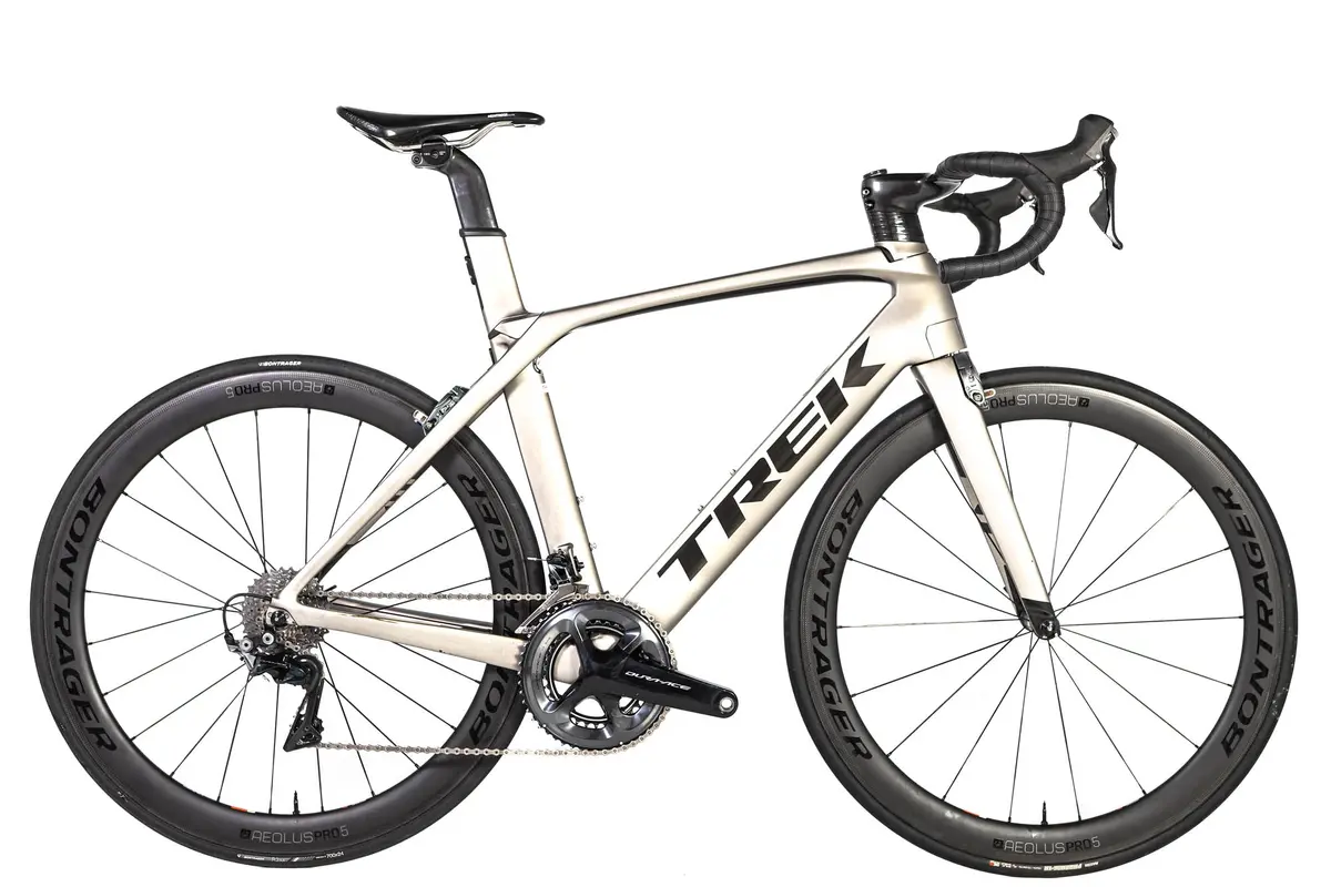 Trek Madone 9.5 Shimano Dura-Ace Road Bike 2017, Size 54Cm 1