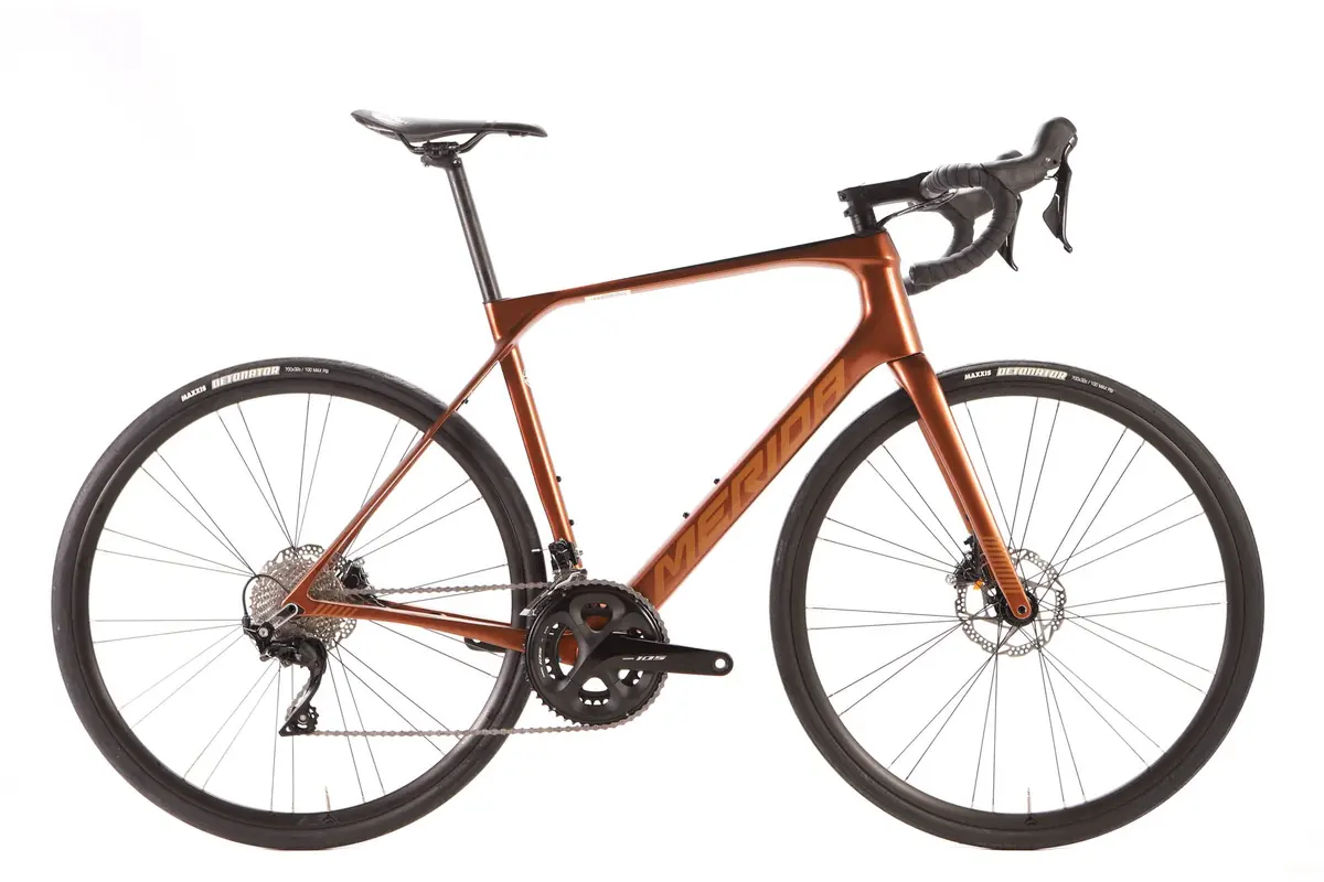 Merida Scultura Endurance 4000 Shimano 105 Disc Road Bike 2022, Size Medium 1