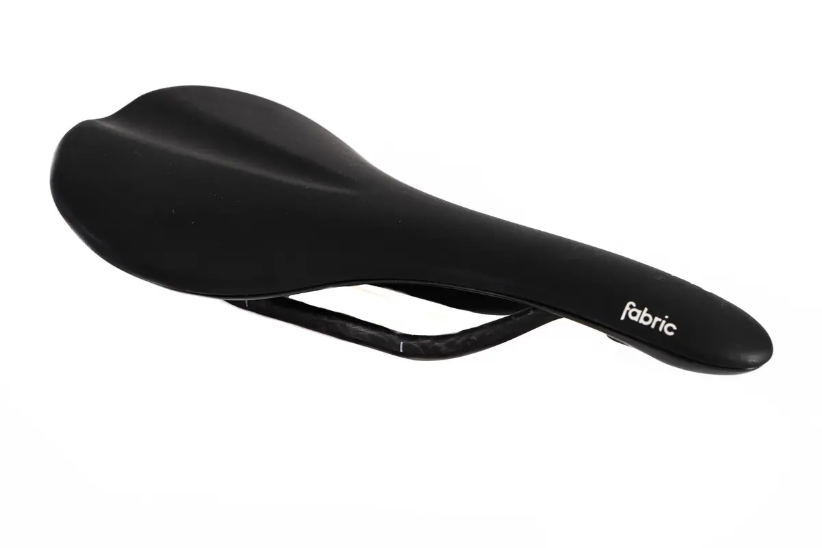 Fabric Scoop Flat Carbon Saddle 1