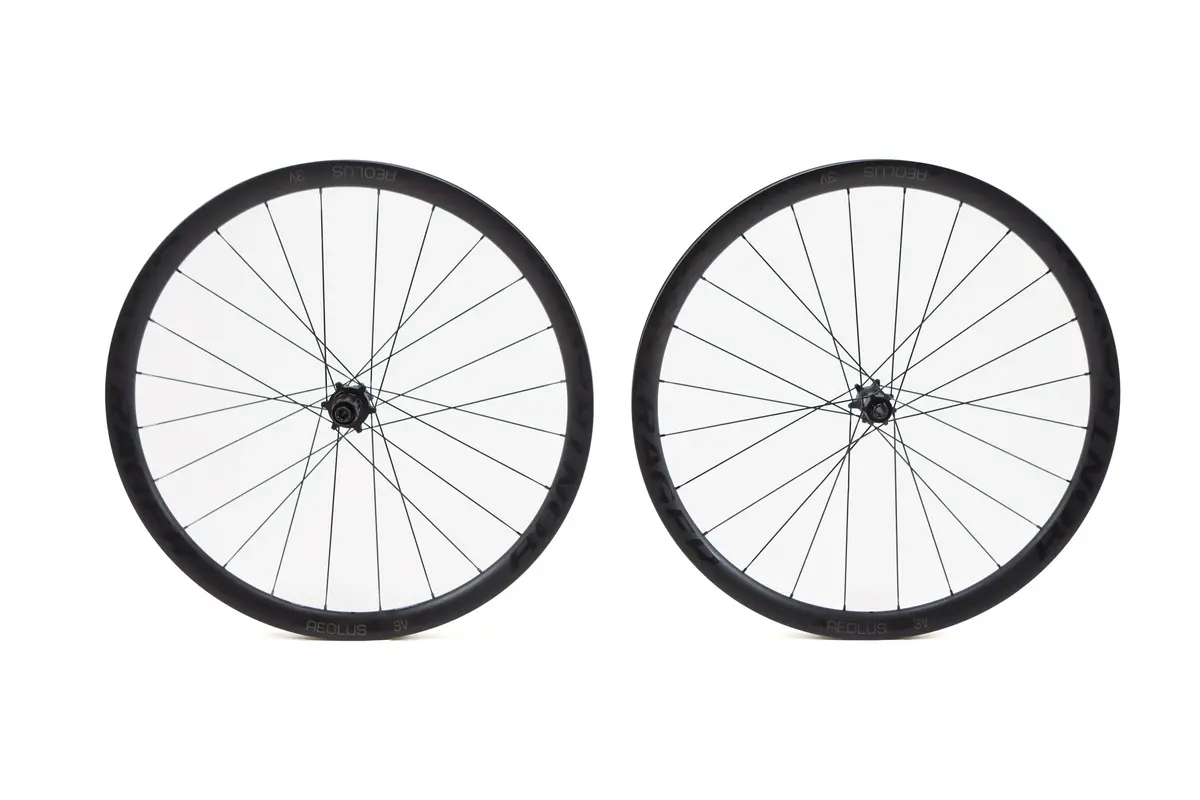 Bontrager Aeolus Pro 3V Carbon Disc Wheelset, Shimano Freehub 1