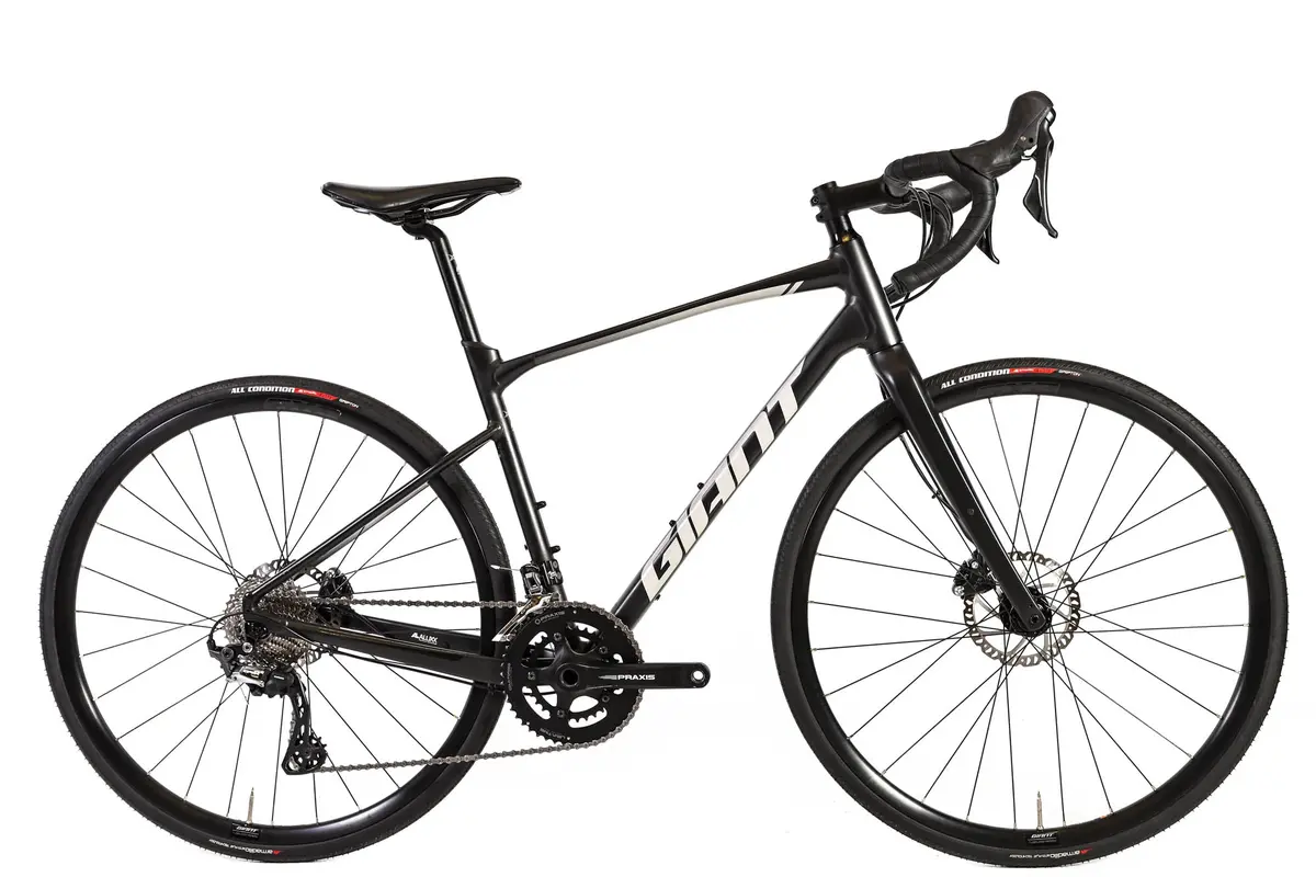 Giant Revolt 0 Disc Shimano Grx Gravel Bike 2021, Size Medium 1