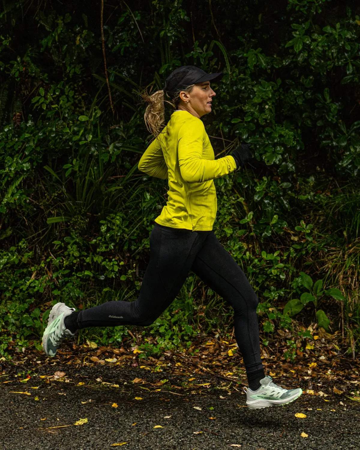 Women's Seeker Fleece Long Sleeve Top - Bright Moss 1