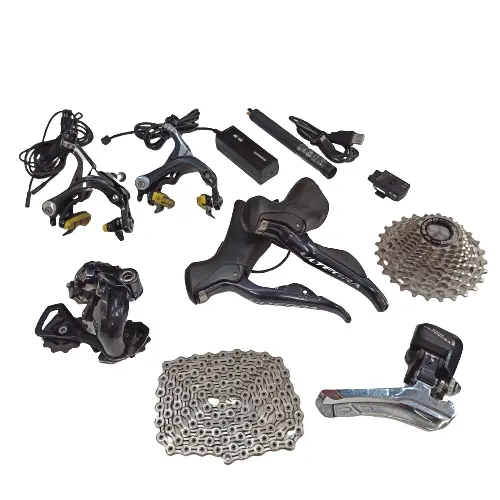 Shimano Ultegra Di2 R6870 Partial Rim Groupset 1