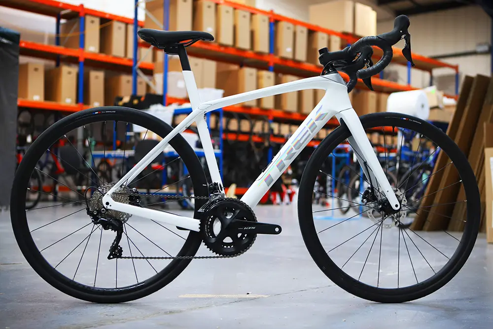 Trek Domane Sl5 Disc Shimano 105 Road Bike 2022, Size 52Cm 1