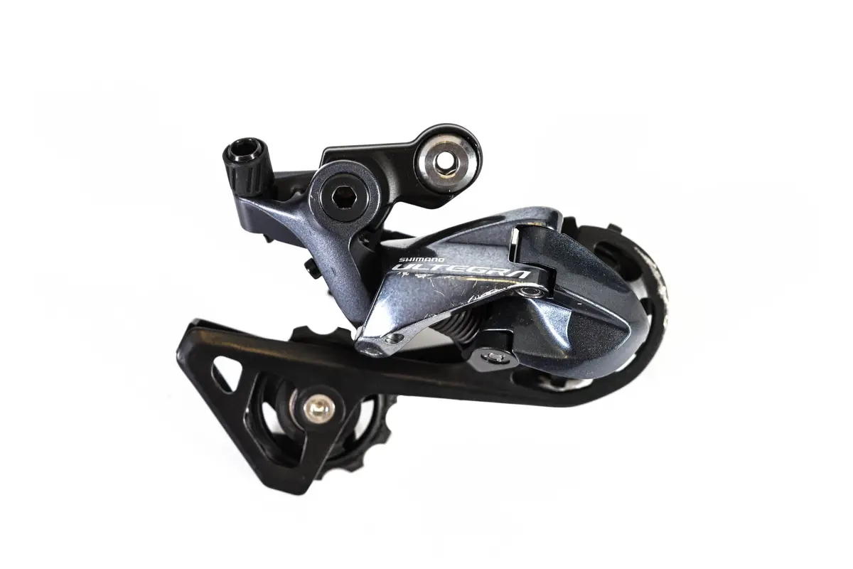 Shimano Ultegra R8000 Rear Derailleur, Short Cage 1