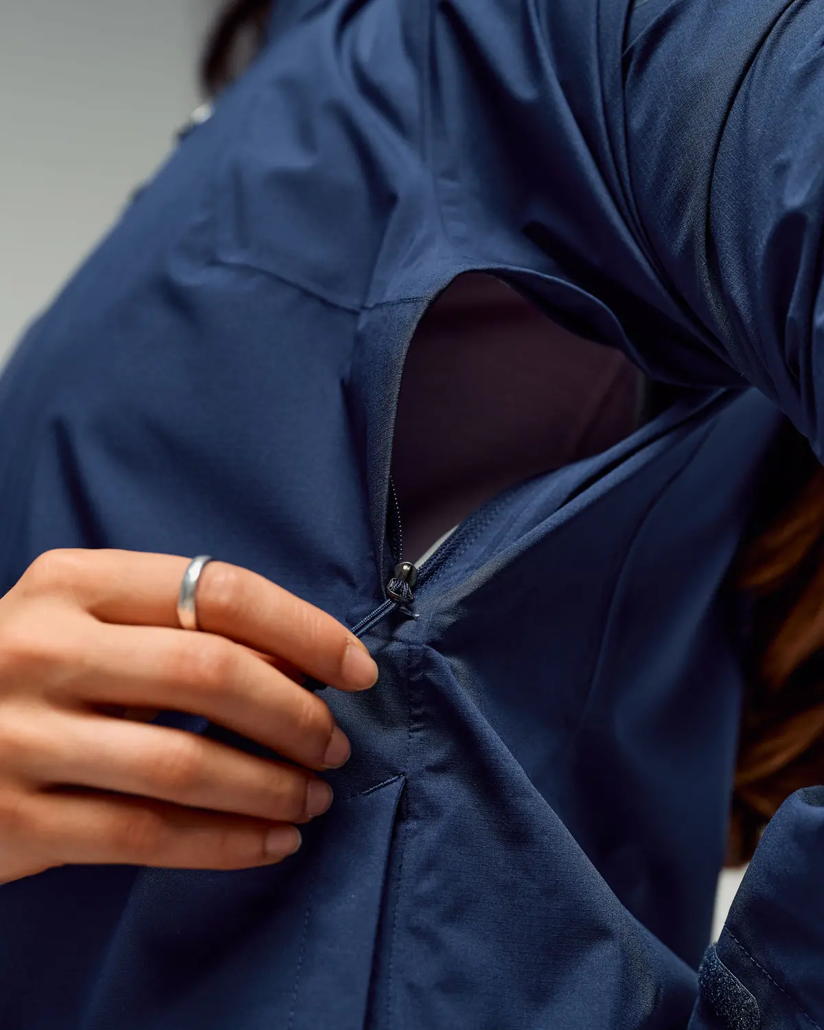 Women's Trailhead Stretch 2.5L Rain Jacket - Classic Navy 4