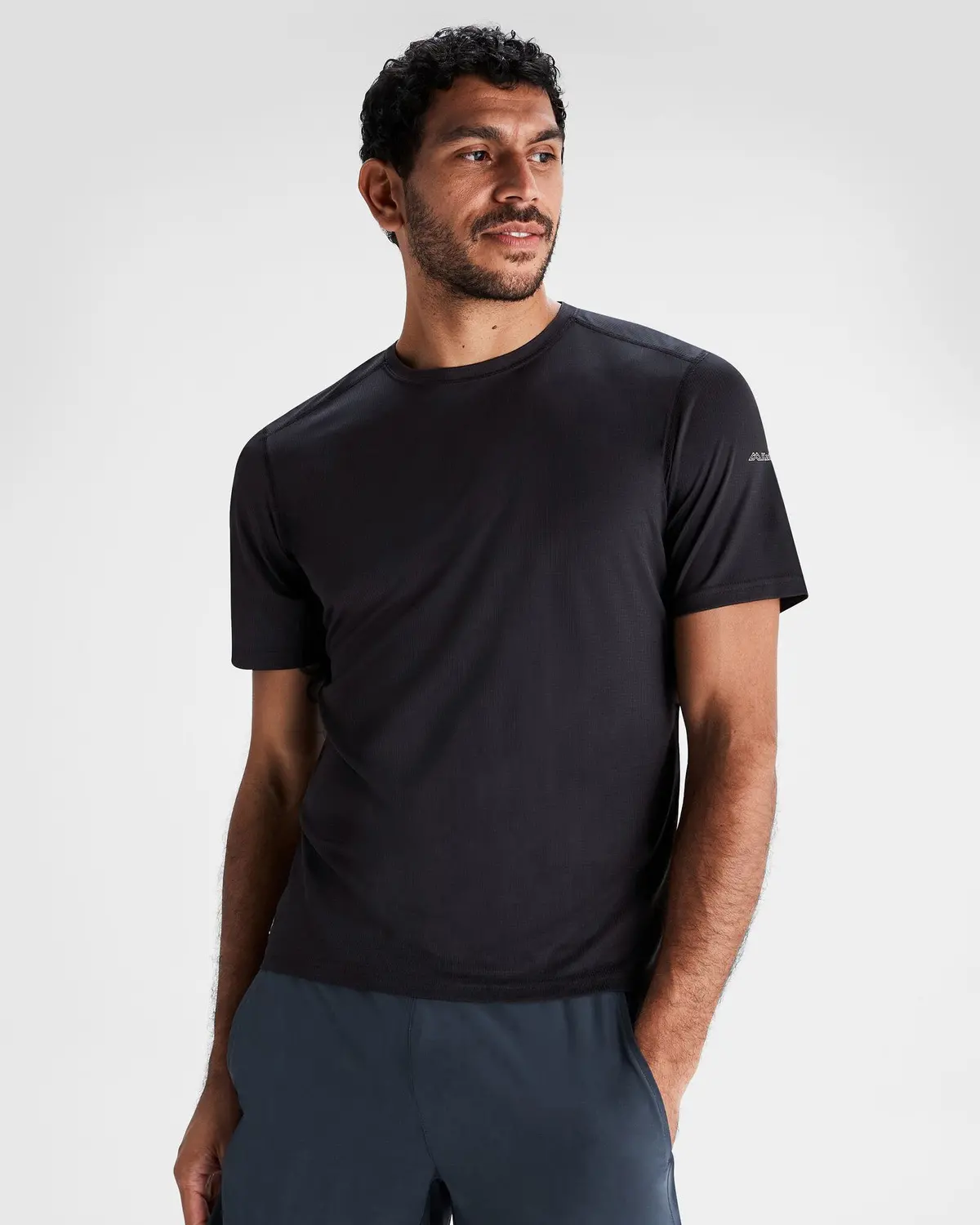 Men's Seeker T-Shirt - Black Stingray 1