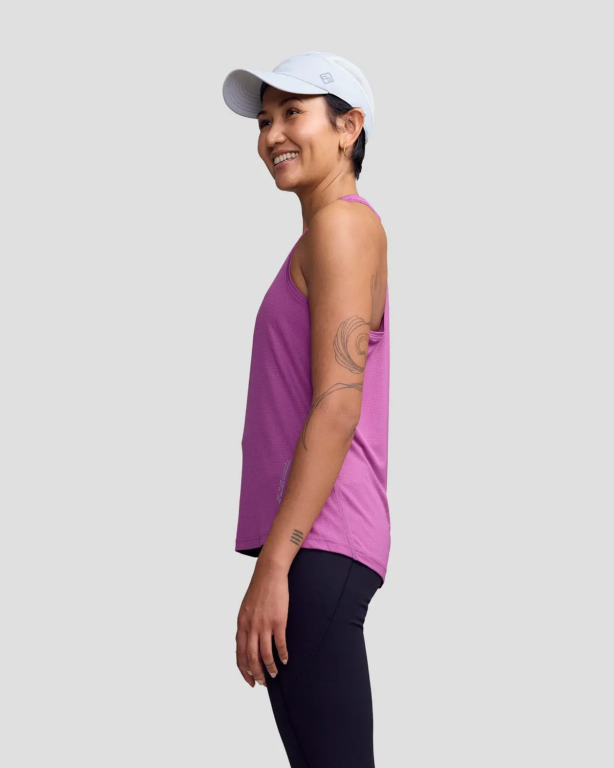 Women's Seeker Tank - Washed Berry 2