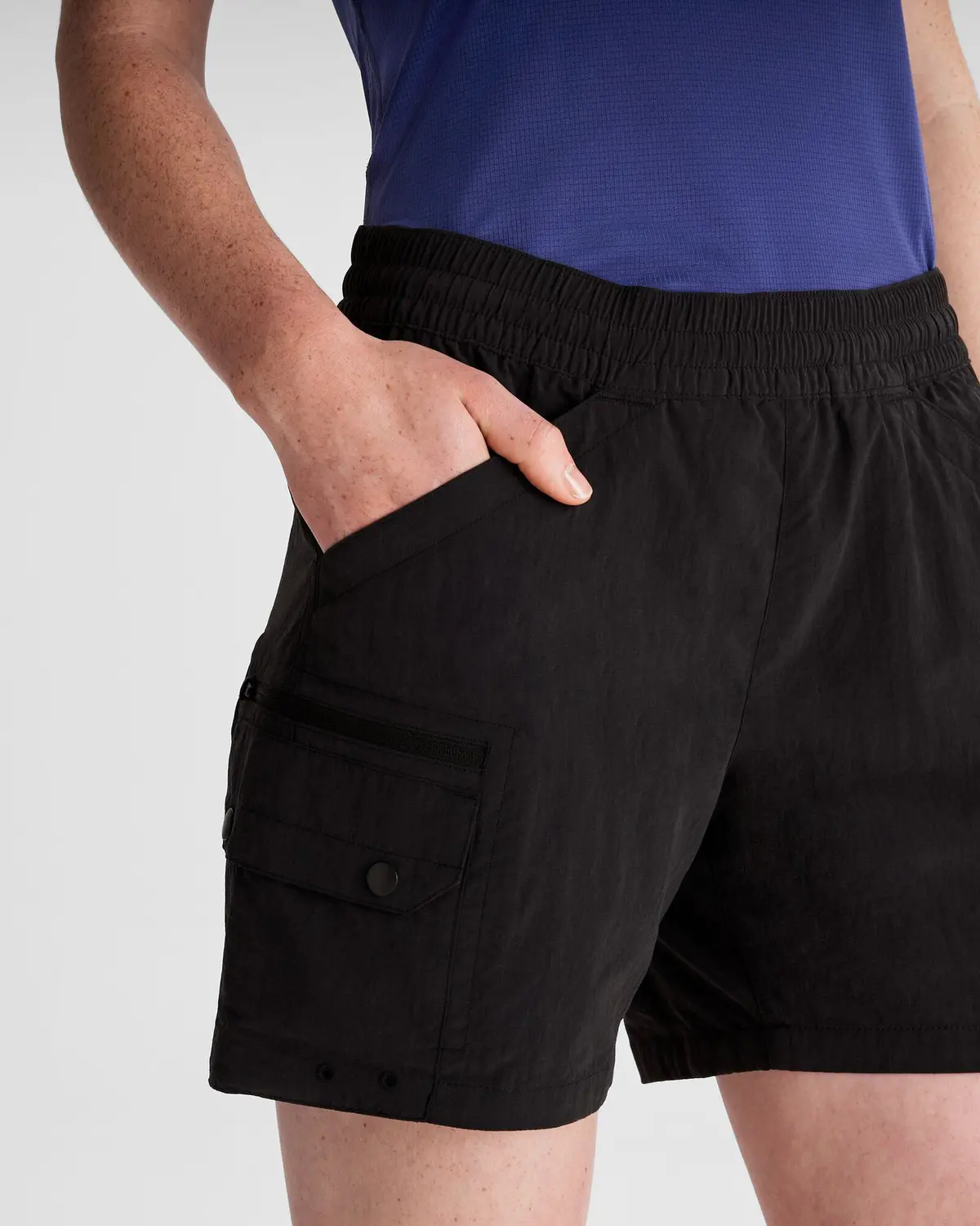 Women's Evry-Day Cargo Shorts - Black 4