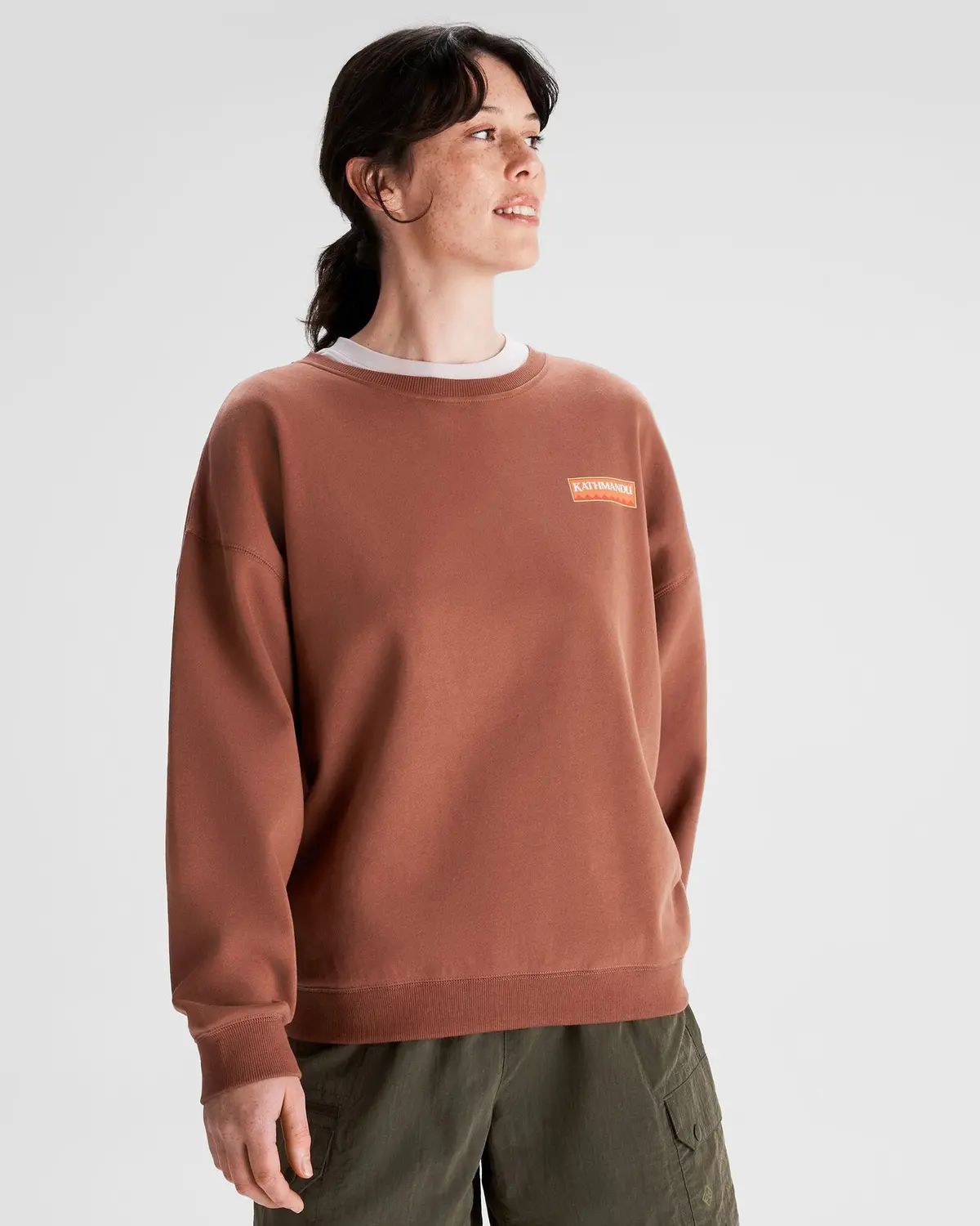 Women's Heritage Logo Slouchy Lt Bb Crew Sweatshirt - Woodsy 1