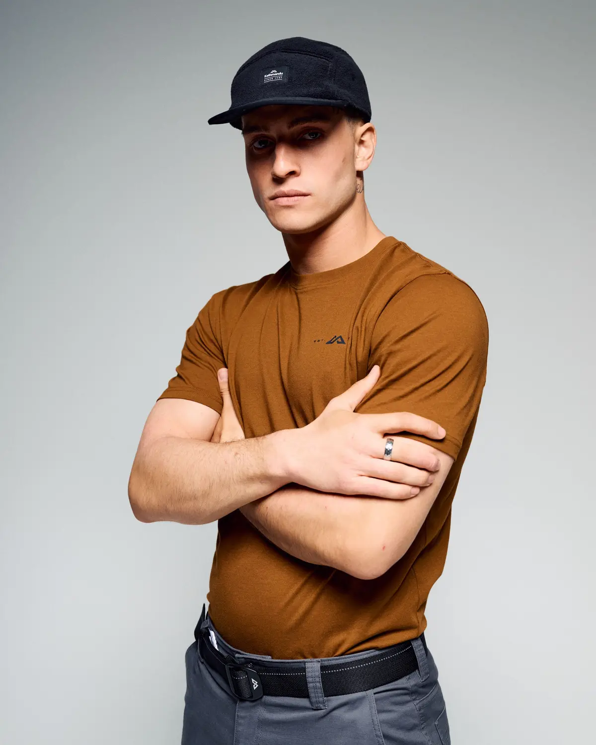 Men's Mountain Rays Organic Cotton T-Shirt - Bark 1