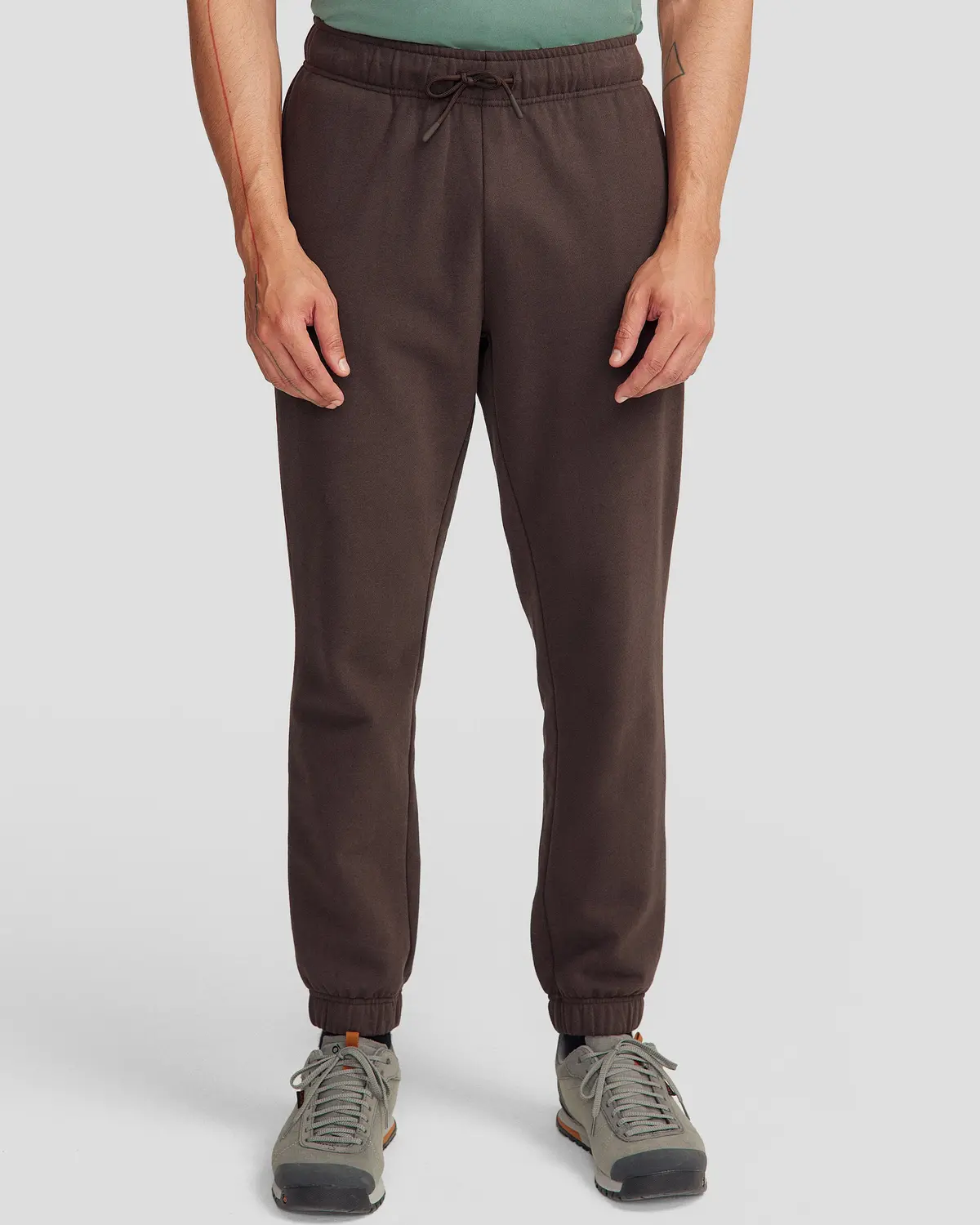 Men's Peak Badge Brushed Joggers - Cold Brew 1