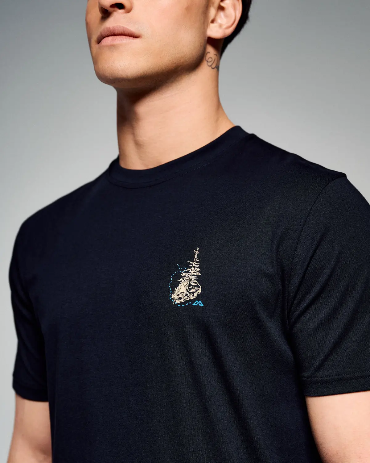 Men's On The Trail Organic Cotton T-Shirt -  Black Stingray 5