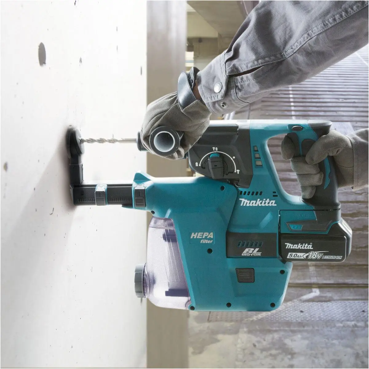 Makita Dhr243rtjw 18V Lxt Brushless 24Mm Sds+ Rotary Hammer Drill With 2 X 5.0Ah Battery & Charger 2