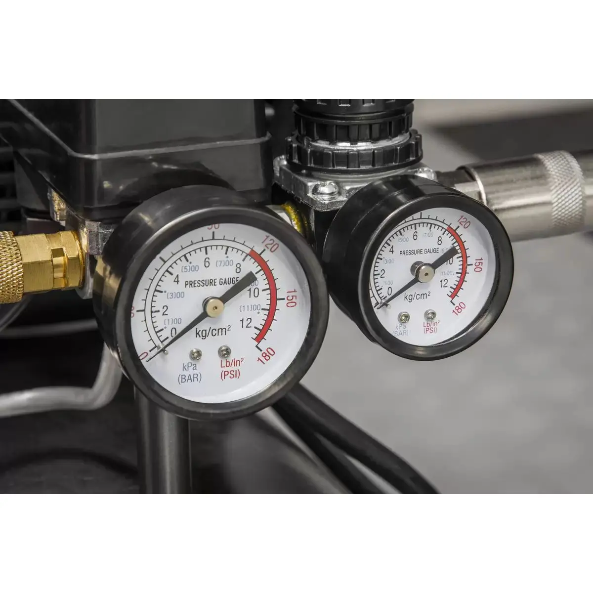 Sealey Sac2420apk 24L Direct Drive Air Compressor 230V/13A With 4Pc Air Accessory Kit 2
