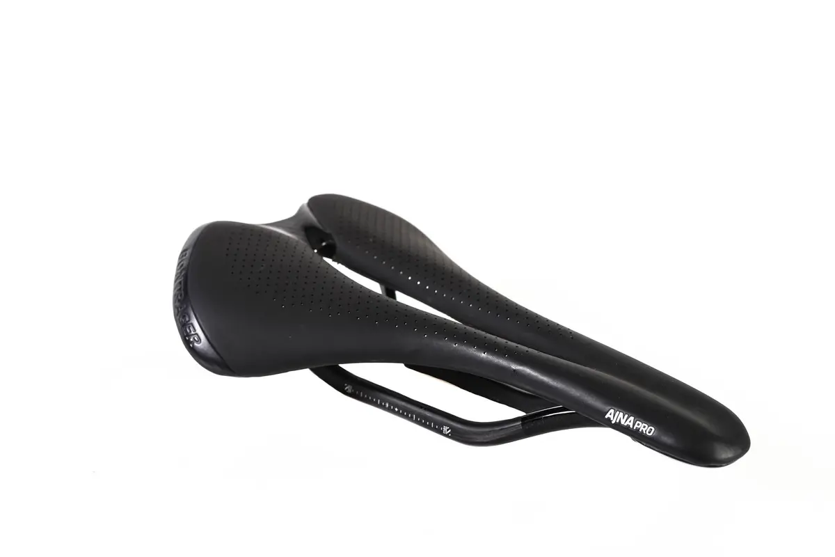 Bontrager Ajna Pro Carbon Rail 164Mm Saddle 1